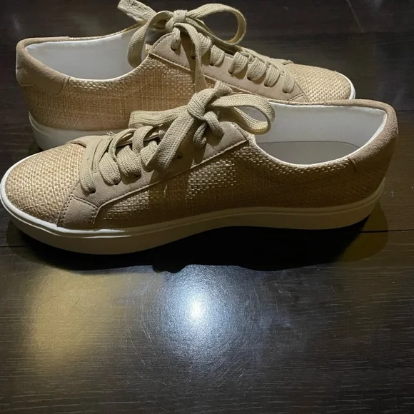 NWOT Steve Madden Linen Sneakers Size 7 - Picture 3 of 6